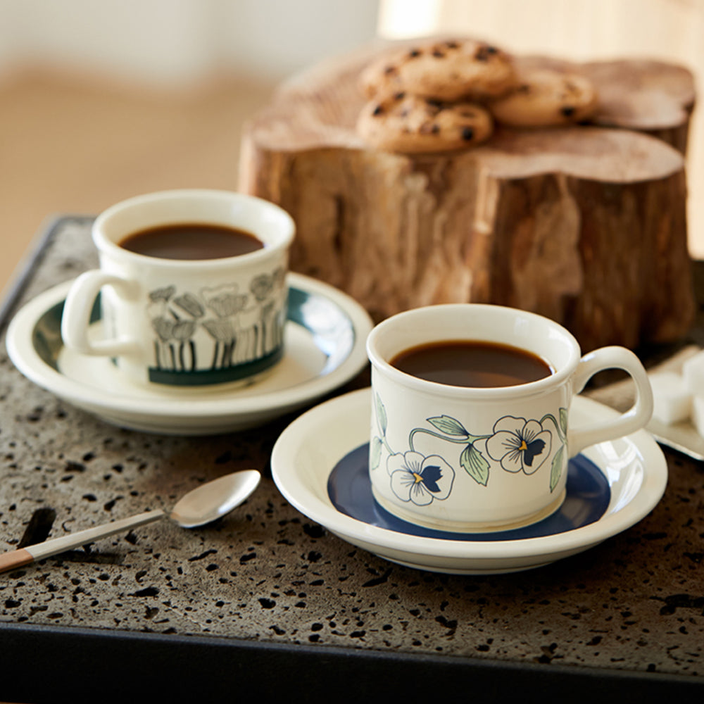 ノルディックフラワーイラストマグ&ソーサー – acacia