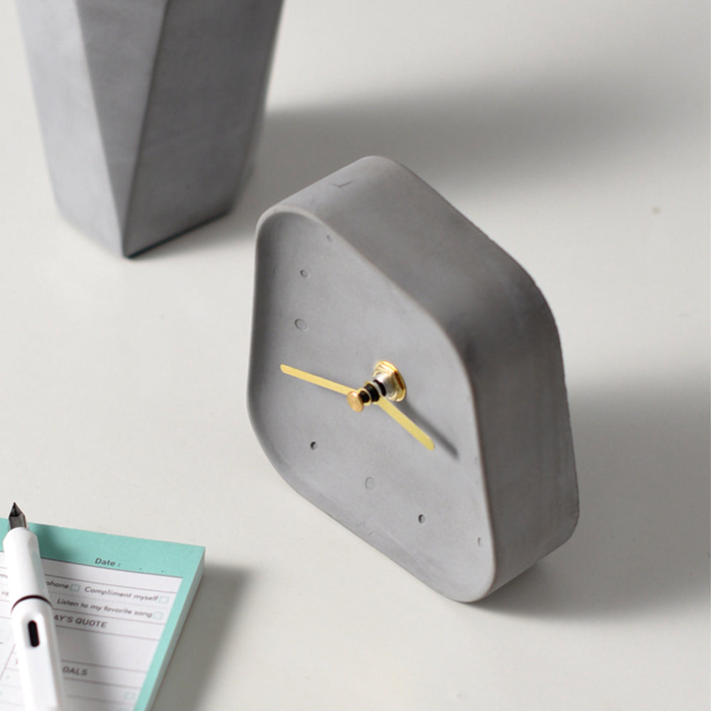 モルタルモダン置き時計 – acacia